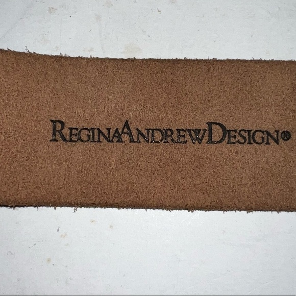 Regina Andrew Large Quartz Belt Buckle Tumbler Women Medium Black Leather - Picture 6 of 7